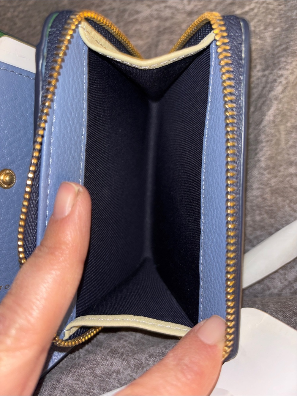 Tory Burch Pebbled Green Compact Wallet with Gold Logo - Picture 6 of 7